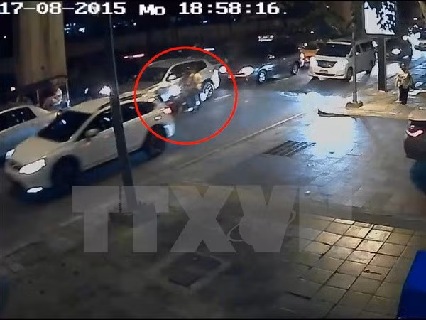 泰国曼谷爆炸案:警方寻“黑衣女子” ảnh 1 泰国曼谷爆炸案:警方寻“黑衣女子” ảnh 1