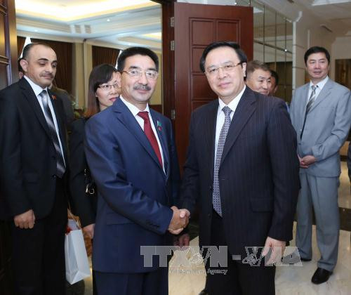 哈萨克斯坦共产人民党代表团访问越南 ảnh 1