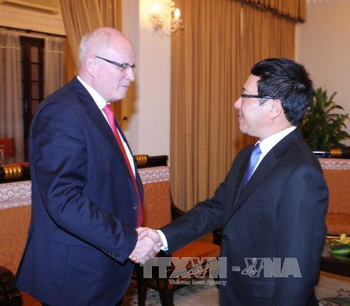 范平明副总理会见德国基民盟/基社盟的议会党团主席考德尔 ảnh 1 范平明副总理会见德国基民盟/基社盟的议会党团主席考德尔 ảnh 1