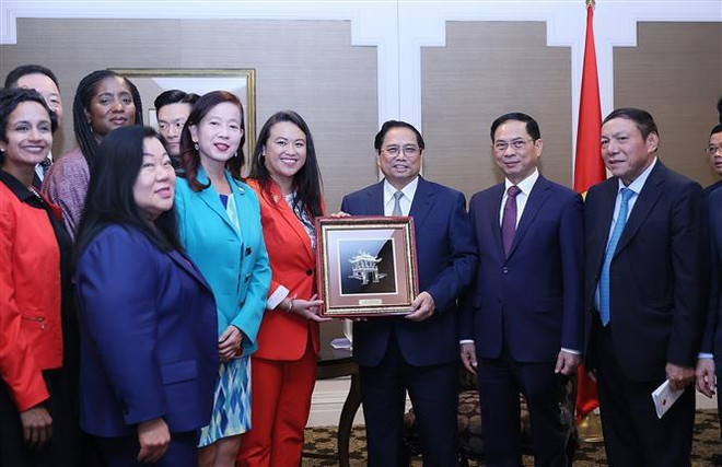 越南政府总理范明政会见美国旧金山湾区政要代表团 ảnh 2 越南政府总理范明政会见美国旧金山湾区政要代表团 ảnh 2