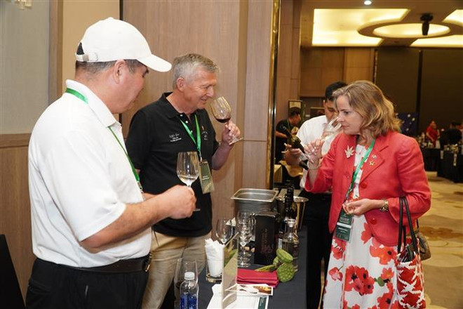 澳大利亚在芹苴市寻找教育和农业领域合作机会 ảnh 1 澳大利亚在芹苴市寻找教育和农业领域合作机会 ảnh 1