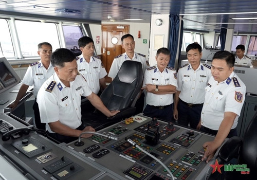 越南海警CSB 8004号船即将对日本海岸警卫队进行交流访问 ảnh 2 越南海警CSB 8004号船即将对日本海岸警卫队进行交流访问 ảnh 2