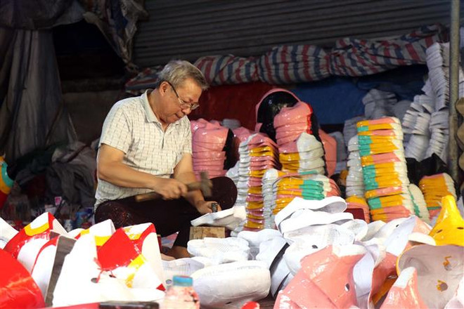 兴安省中秋玩具手工艺村: 激活传统文化魅力 ảnh 1 兴安省中秋玩具手工艺村: 激活传统文化魅力 ảnh 1