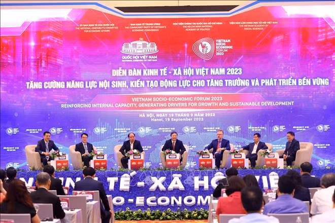 2023年越南经济社会论坛闭幕：增强内生能力 激发增长动力 ảnh 3