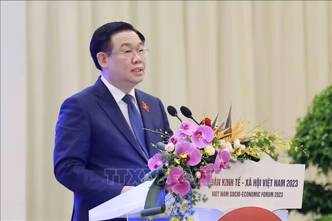 2023年越南经济社会论坛闭幕：增强内生能力 激发增长动力 ảnh 2