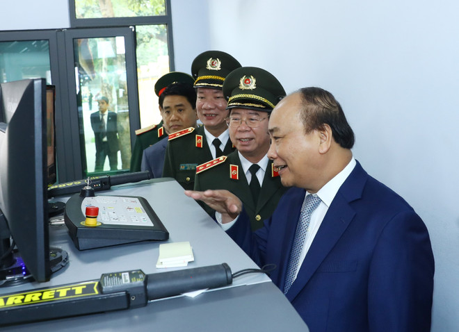 阮春福高度评价胡志明主席陵管委会的工作成绩 ảnh 2