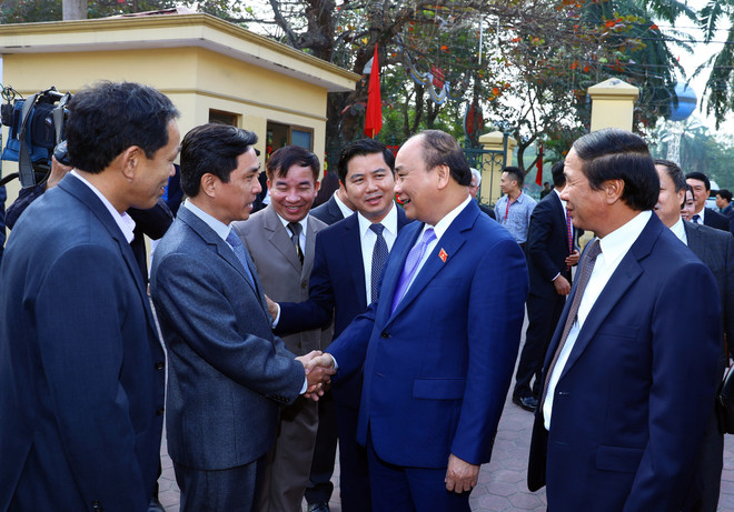 阮春福总理在海防市开展选民接待活动 ảnh 2