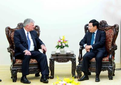越南政府副总理兼外交部长范平明会见善普施国际救援组织会长 ảnh 1 越南政府副总理兼外交部长范平明会见善普施国际救援组织会长 ảnh 1