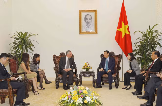 越南政府副总理王廷惠会见欧洲议会国际贸易委员会副主席 ảnh 2