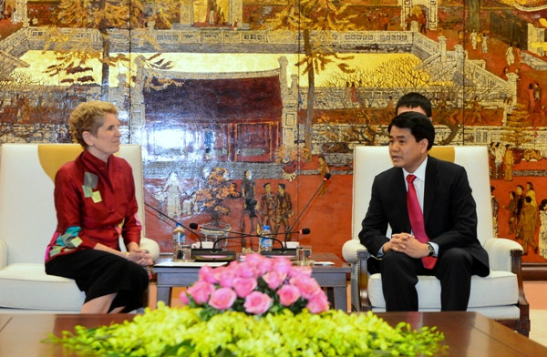 河内市人民委员会主席会见各个国际代表团 ảnh 1 河内市人民委员会主席会见各个国际代表团 ảnh 1