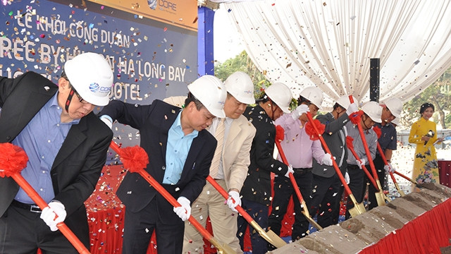 下龙湾希尔顿逸林酒店和公寓项目正式动工兴建 ảnh 1