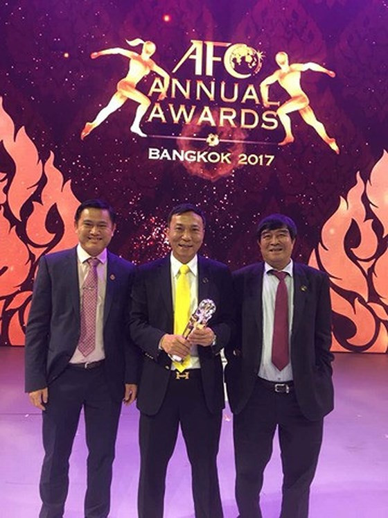 越南足协荣获亚足联颁发的年度最佳足协发展奖 ảnh 1