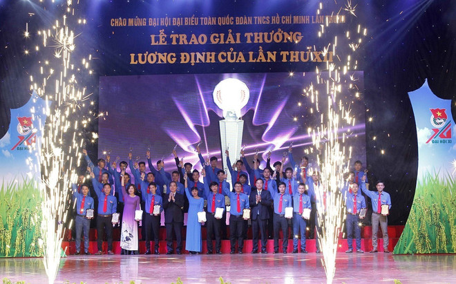 86名农村青年荣获2017年第十二届梁定果奖 ảnh 1 86名农村青年荣获2017年第十二届梁定果奖 ảnh 1