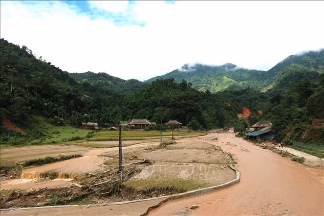 河江省光平县山洪已致2人死亡和失踪 经济损失巨大 ảnh 2 河江省光平县山洪已致2人死亡和失踪 经济损失巨大 ảnh 2