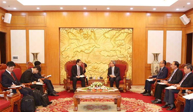 越共中央经济部部长阮文平会见日本客人 ảnh 2