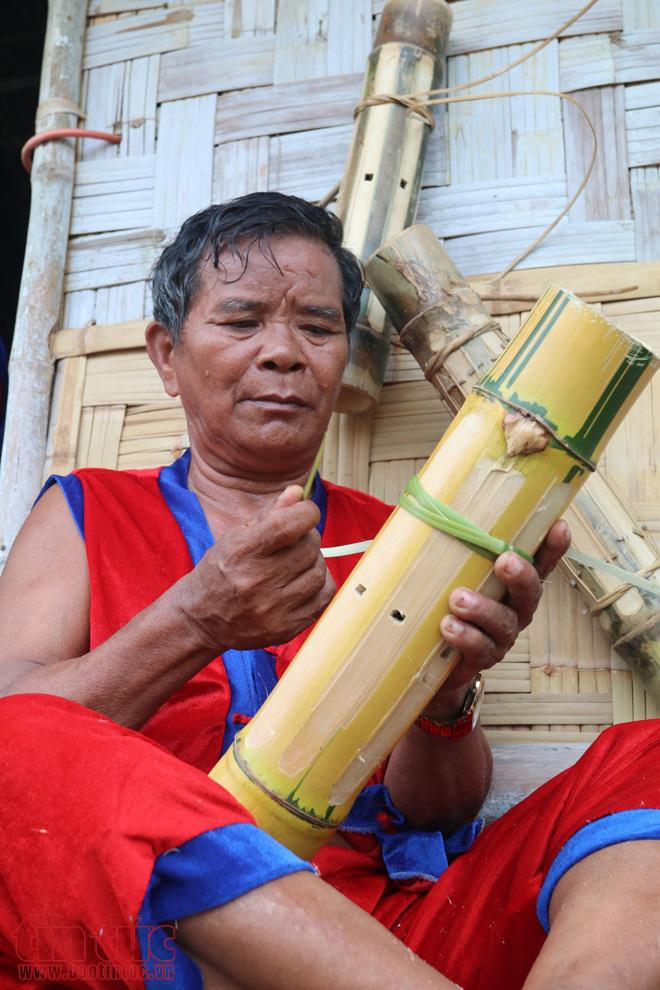 倾力维护拉格莱族传统文化的某红泰长老 ảnh 1 倾力维护拉格莱族传统文化的某红泰长老 ảnh 1