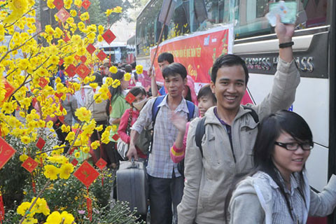 向工人赠送回乡车票 给他们带来一个温馨的春节 ảnh 1