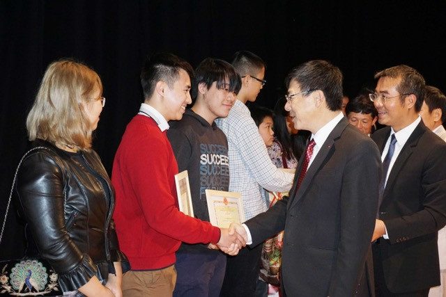 勤奋好学已成为旅捷越南人代代相传的优良传统 ảnh 1 勤奋好学已成为旅捷越南人代代相传的优良传统 ảnh 1