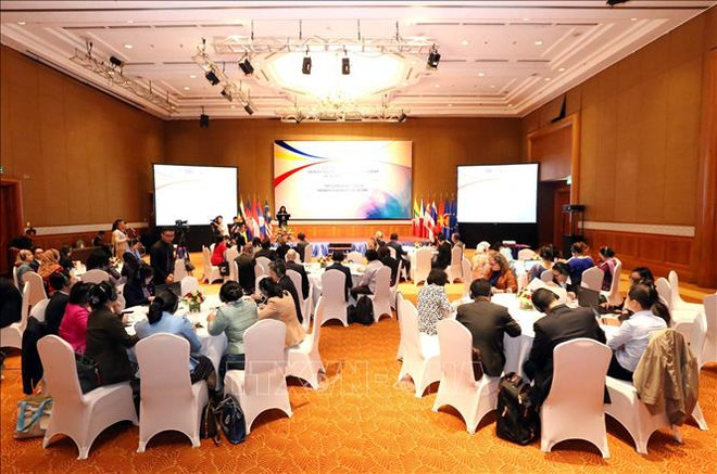 东盟与欧盟性别平等和赋予妇女和女童权力对话会在河内举行 ảnh 1