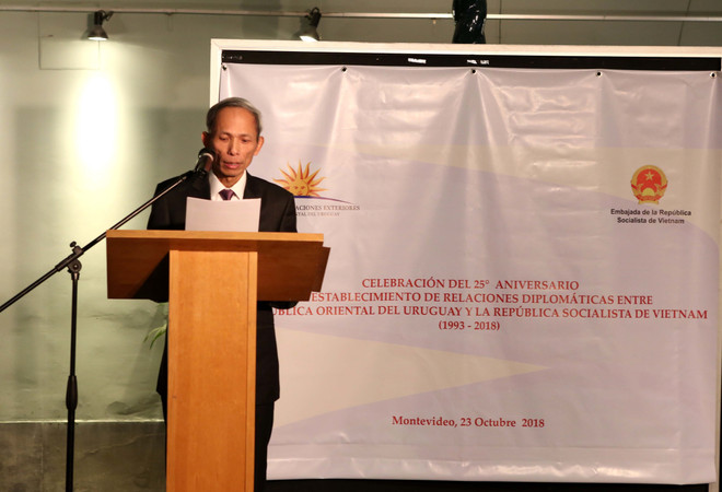越南与乌拉圭建交25周年纪念典礼在乌拉圭举行 ảnh 2 越南与乌拉圭建交25周年纪念典礼在乌拉圭举行 ảnh 2