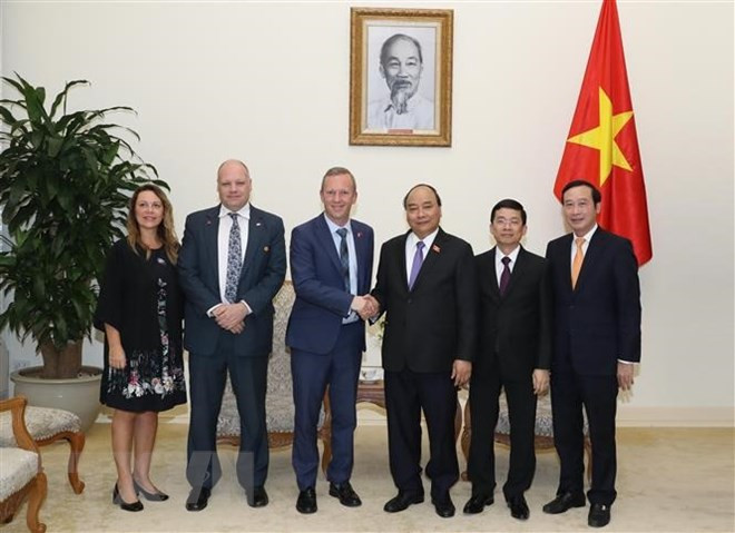 阮春福总理会见英国新任驻越大使加雷思·瓦德 ảnh 2 阮春福总理会见英国新任驻越大使加雷思·瓦德 ảnh 2