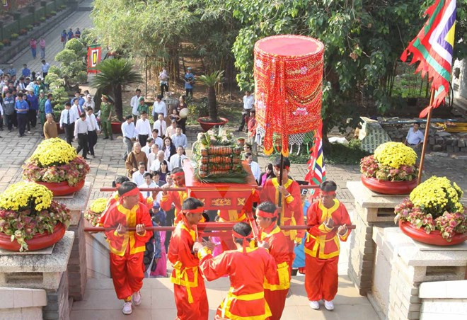 2016丙申年春节将至:胡志明市举行向雄王国祖上供圆柱形粽子典礼 ảnh 1 2016丙申年春节将至:胡志明市举行向雄王国祖上供圆柱形粽子典礼 ảnh 1
