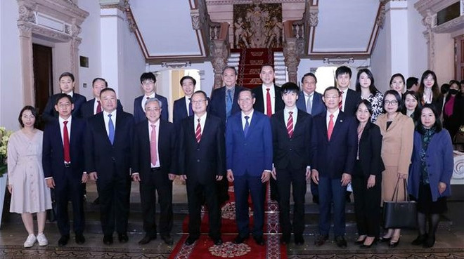 胡志明市欢迎中国香港企业前来投资兴业 ảnh 2 胡志明市欢迎中国香港企业前来投资兴业 ảnh 2