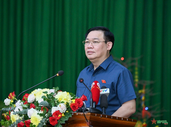 国会主席王廷惠在安江省开展春节走访慰问活动 ảnh 1 国会主席王廷惠在安江省开展春节走访慰问活动 ảnh 1