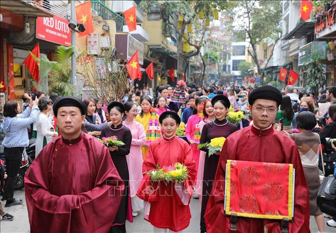 “2023年越南春节,街道春节”文化活动在河内古街举行 ảnh 1 “2023年越南春节,街道春节”文化活动在河内古街举行 ảnh 1