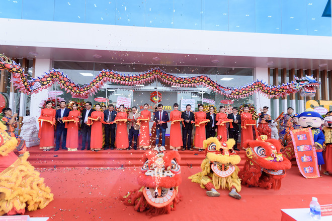 World Steel Group隆安第二座新办公楼落成典礼隆重举行 ảnh 1