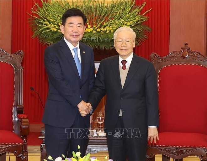 越共中央总书记阮富仲会见韩国国会议长金振杓 ảnh 1 越共中央总书记阮富仲会见韩国国会议长金振杓 ảnh 1