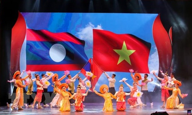 政府总理范明政对老挝进行正式访问:进一步促进越老两国之间的合作 ảnh 1 政府总理范明政对老挝进行正式访问:进一步促进越老两国之间的合作 ảnh 1