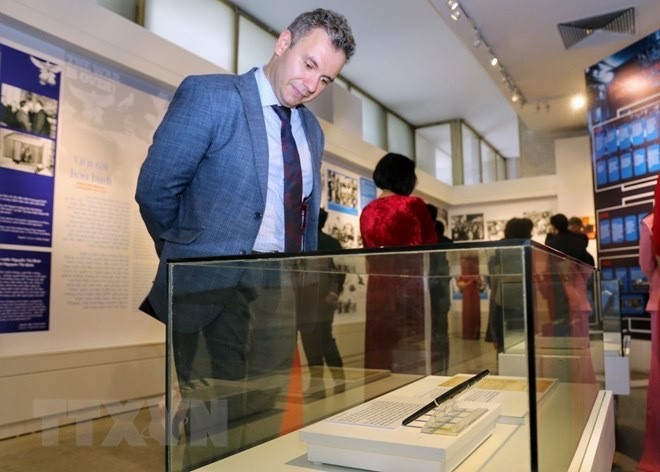 《巴黎协议》——和平之门”专题展在河内开幕 ảnh 1 《巴黎协议》——和平之门”专题展在河内开幕 ảnh 1