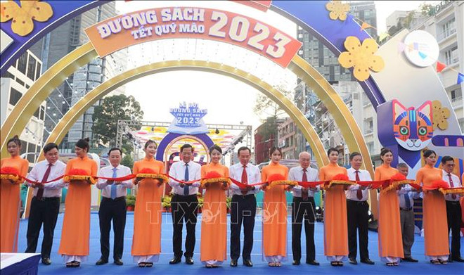 2023癸卯年春节书街节:提高居民阅读文化 ảnh 1 2023癸卯年春节书街节:提高居民阅读文化 ảnh 1