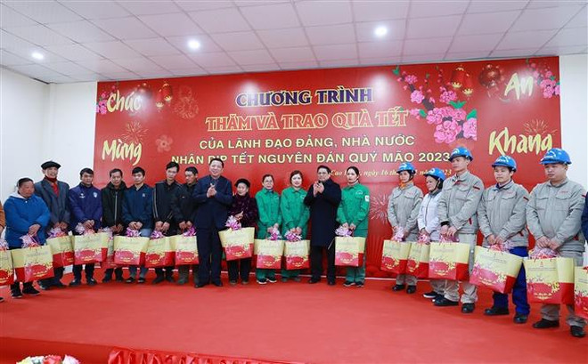 政府总理范明政视察高平省基础设施建设项目 ảnh 2 政府总理范明政视察高平省基础设施建设项目 ảnh 2