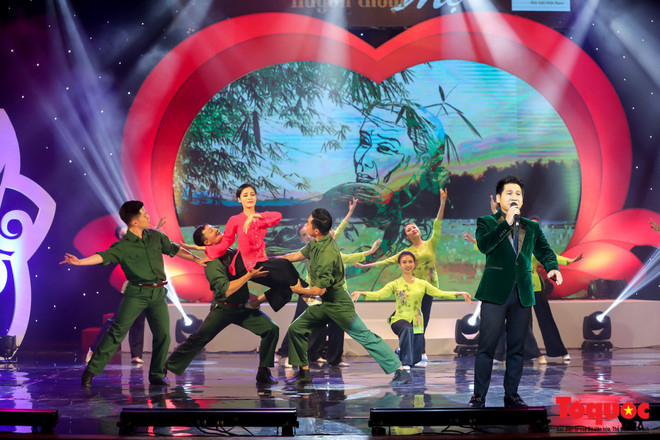 政府总理回答关于文化发展投资的询问 ảnh 2 政府总理回答关于文化发展投资的询问 ảnh 2