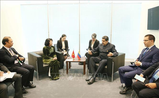 第18届不结盟运动峰会:邓氏玉盛会见各国领导 ảnh 1 第18届不结盟运动峰会:邓氏玉盛会见各国领导 ảnh 1