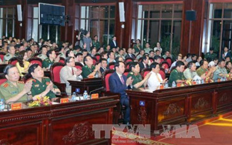 越南国家主席陈大光出席“友情满边疆”交流晚会 ảnh 1