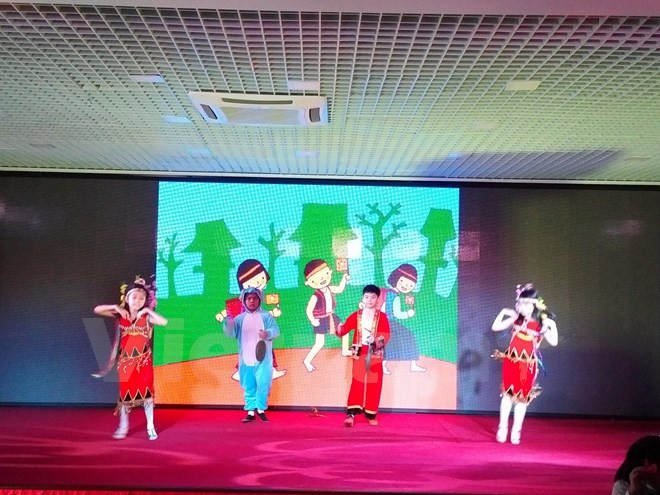 “爱心之声”慈善基金会为旅居俄罗斯越侨和越南国内贫困儿童分担困难 ảnh 1 “爱心之声”慈善基金会为旅居俄罗斯越侨和越南国内贫困儿童分担困难 ảnh 1