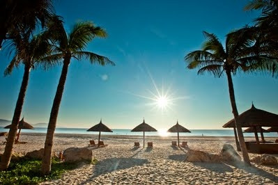 节日期间岘港市海洋旅游颇受游客青睐 ảnh 3 节日期间岘港市海洋旅游颇受游客青睐 ảnh 3