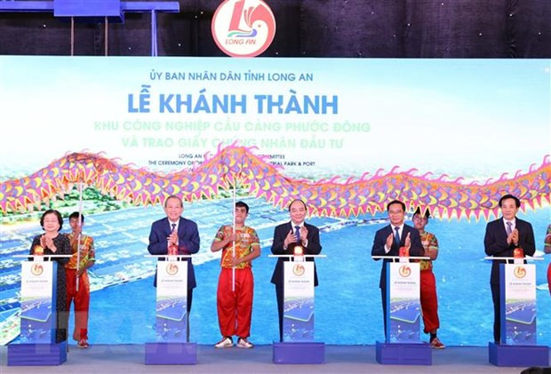 政府总理阮春福:隆安省需注重促进可持续发展与保护环境并行 ảnh 2 政府总理阮春福:隆安省需注重促进可持续发展与保护环境并行 ảnh 2