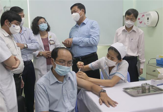 卫生部代表团对胡志明市的隔离、入境人员管理和新冠疫苗接种工作进行实地检查 ảnh 1 卫生部代表团对胡志明市的隔离、入境人员管理和新冠疫苗接种工作进行实地检查 ảnh 1