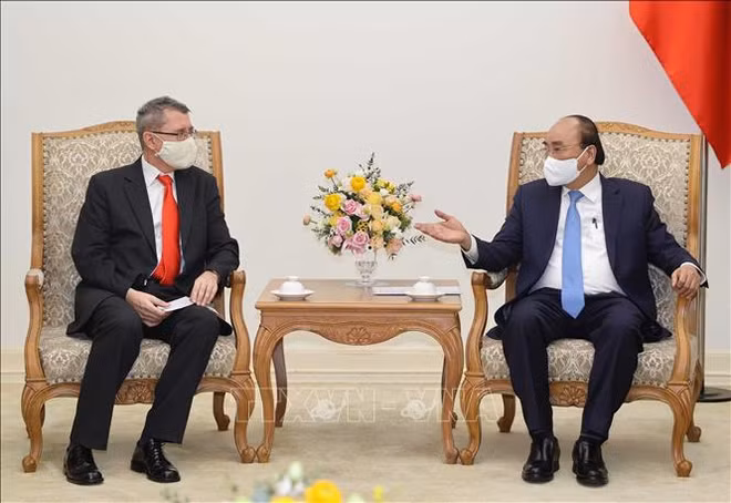  越南政府总理阮春福会见奥地利驻越大使 ảnh 1