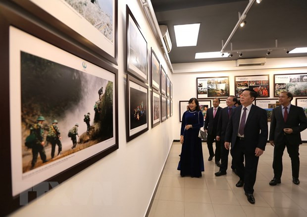 “为边疆一带而骄傲”图片展亮相河内 ảnh 2
