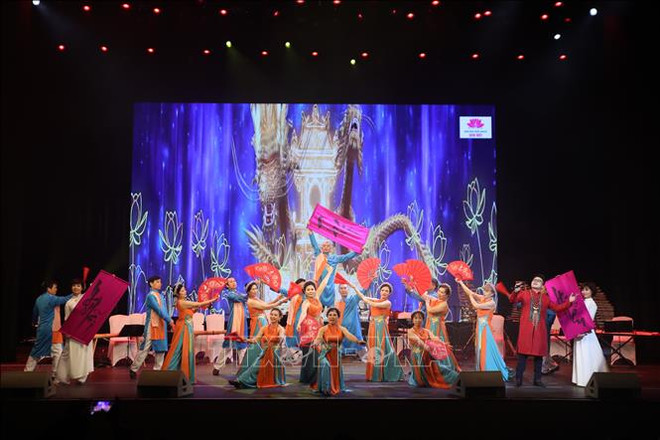 河内举行“迎接2024年新年”国际艺术交流活动 ảnh 1 河内举行“迎接2024年新年”国际艺术交流活动 ảnh 1