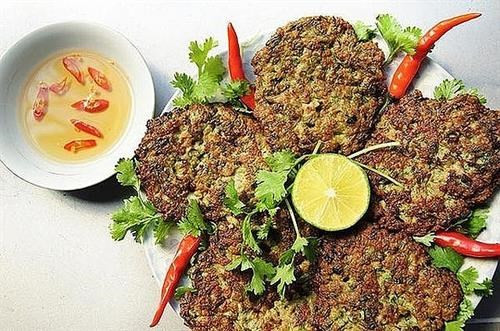 沙蚕煎饼——首都河内独具一格的美食 ảnh 1