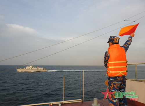 越南海军与柬埔寨海军进行第69次联合巡逻 ảnh 2