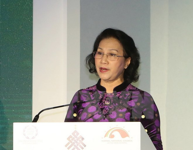 越南国会主席阮氏金银会见旅居阿联酋越南人社群 ảnh 1 越南国会主席阮氏金银会见旅居阿联酋越南人社群 ảnh 1