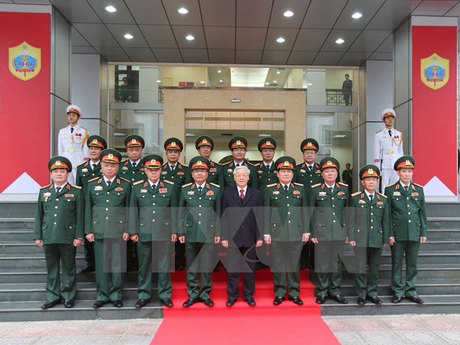 越共中央总书记阮富仲访问国防部第二总局 ảnh 1