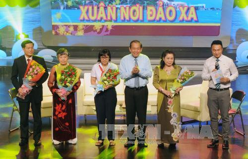 越南政府副总理张和平出席“远岛之春”歌唱会 ảnh 1